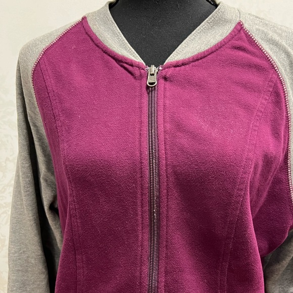 Cotton Double-Knit Crewneck, Slightly Fitted Long-Sleeves - Picture 4 of 6